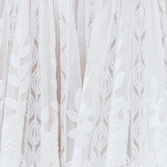 ✦Off Shoulder White Lace Embroidered Maxi Dress✦ - Picture 6 of 7
